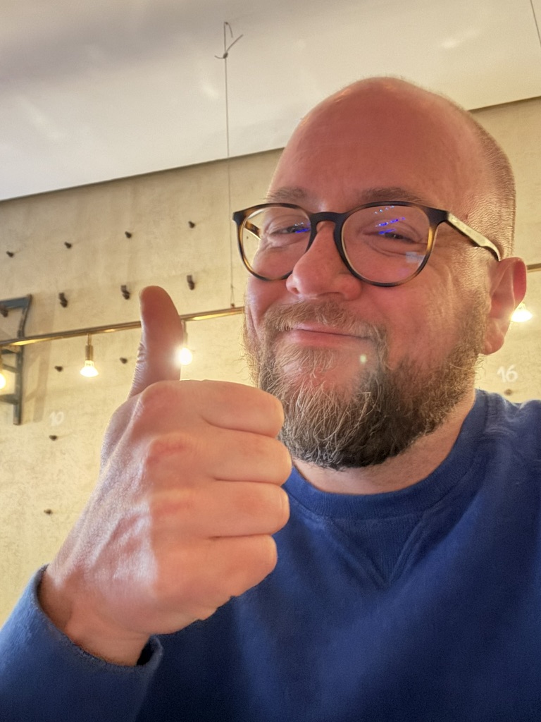 Heath giving an encouraging thumbs-up.